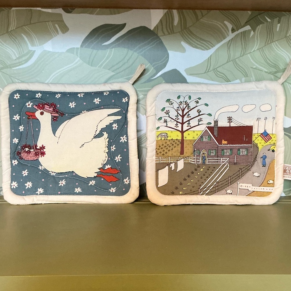 ✨Whimsical vintage Taylor & Ng potholder set | cottage-core charm/retro kitchen✨